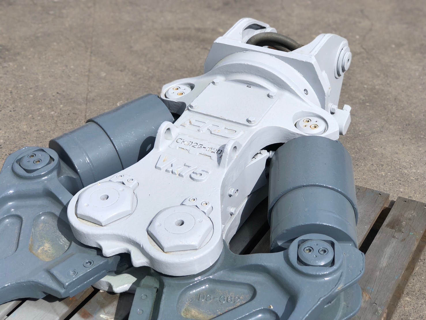 VX75,CR03-020,0.25大割,025大割,,クラッシャー,アタッチメント,古河ロックドリル