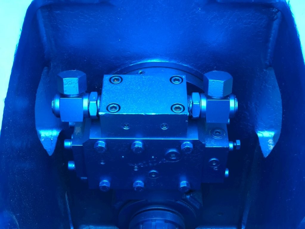 TSWB-1100V_CR07-063,,0.7用大割機,大割,アタッチメント,ユンボ,オカダアイヨン,OKADA,整備済み