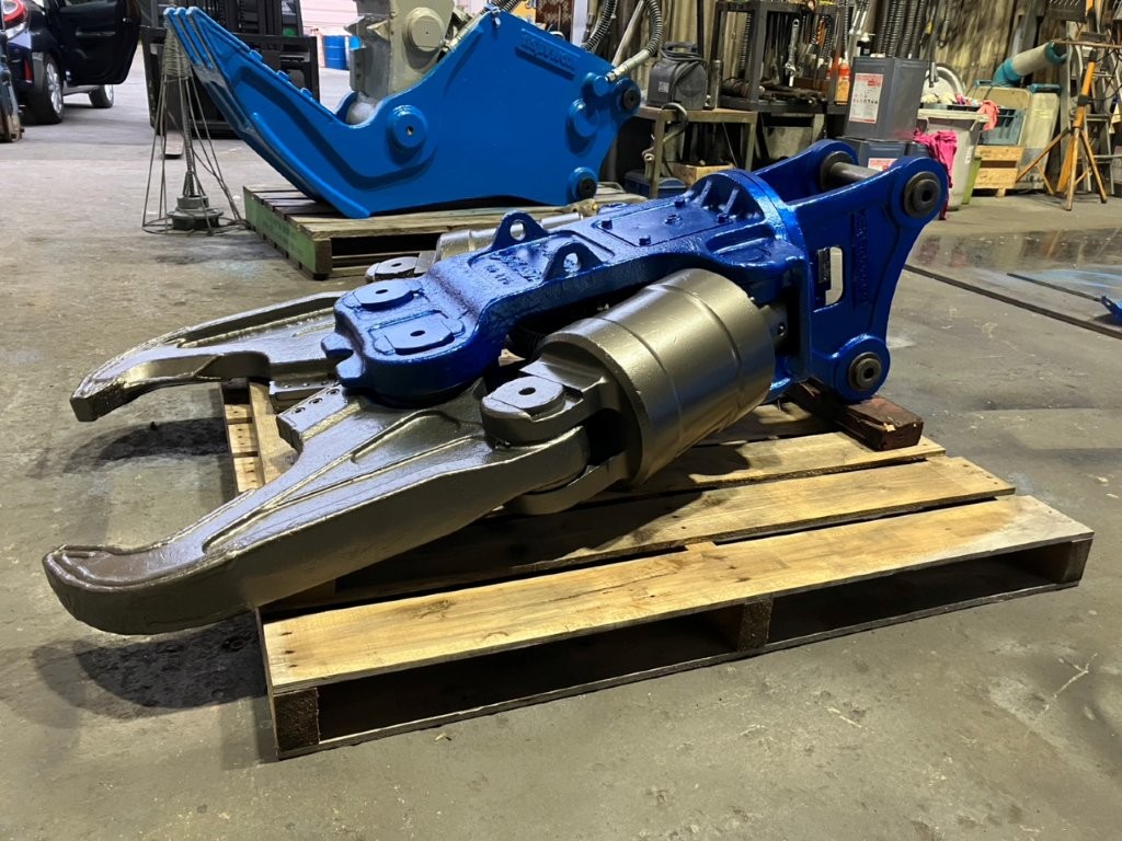 中古機,大割機,オカダアイヨン,TSWB-500,0.2用,ユンボ,ショベル,アタッチメント,大割