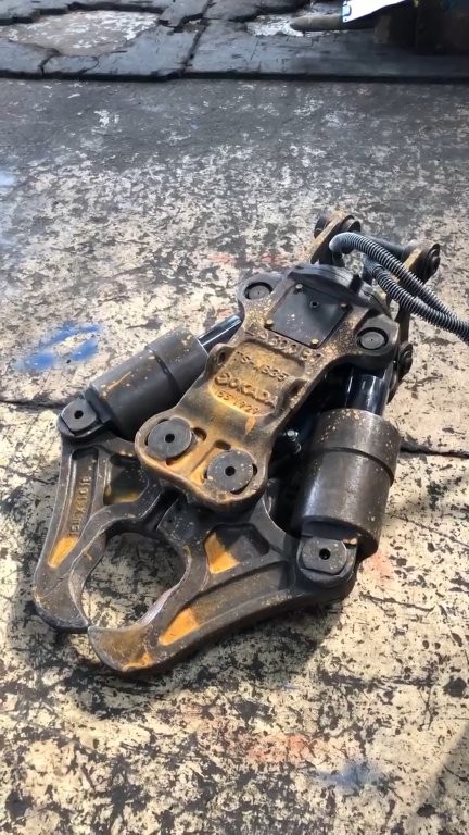 中古機,大割機,オカダアイヨン,TSWB-350,0.1用,ユンボ,ショベル,アタッチメント,大割
