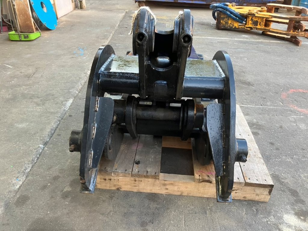 IFZ-70,丸順工業,0.25,フォーク,機械式フォーク,つかみ,中古機,ユンボ,ショベル