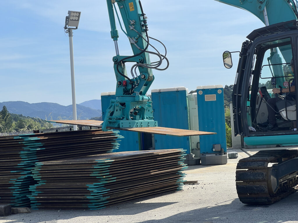 徳光建機,マットイーグル,鉄敷板,電磁石,バッテリー,ショベル