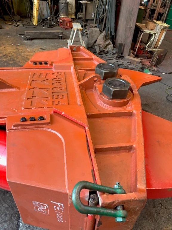 FE1000,1.6用カッター,高千穂工業,中古,カッター,ショベル,アタッチメント,ユンボ,1.6,Xカッター